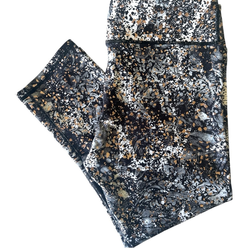 Fabletics Powerhold Capri Leggings with Speckled Design | Size L - Picture 4 of 6